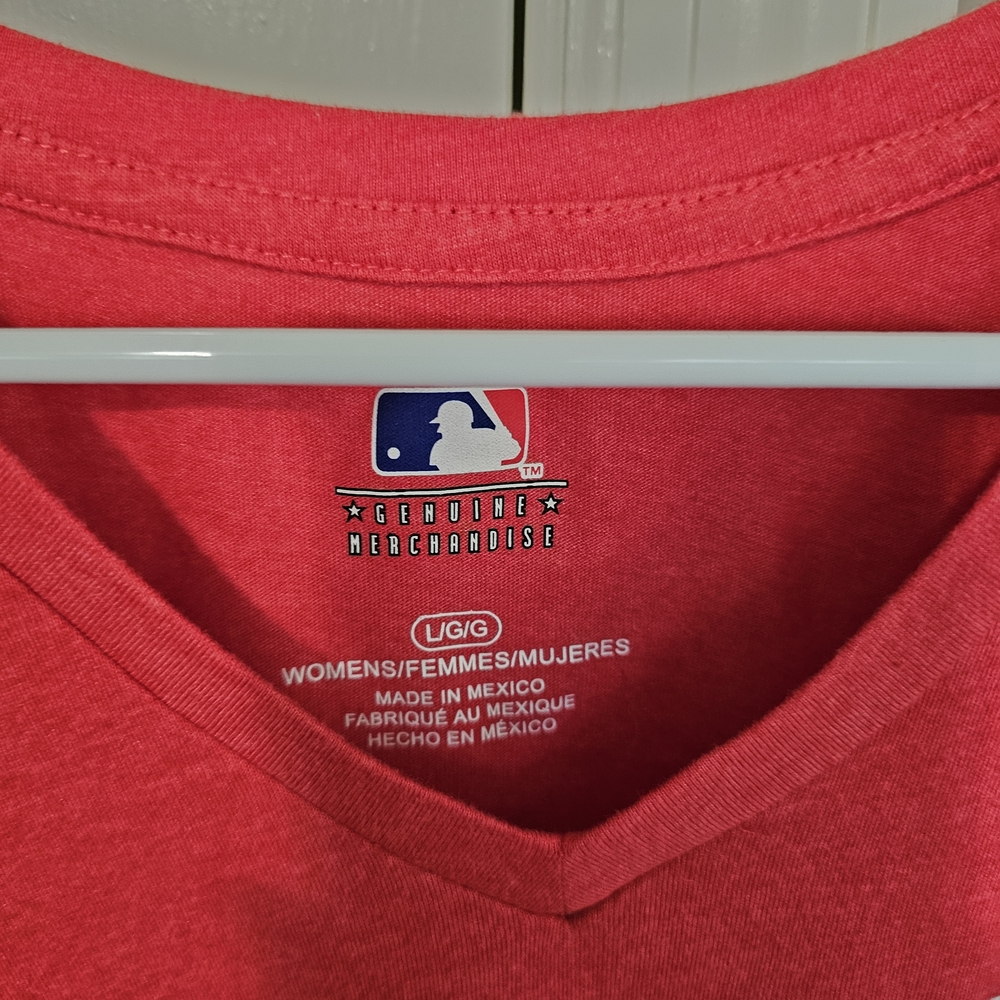 Genuine Merchandise Red V-Neck Tee - Picture 3 of 3